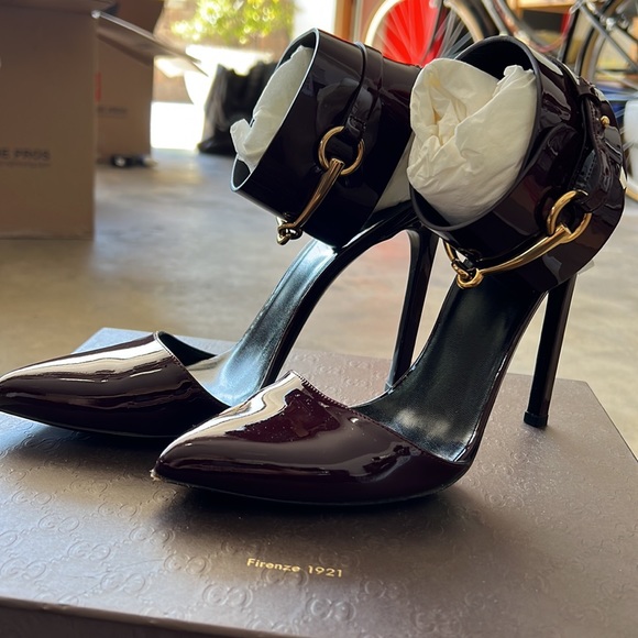 Gucci - Women’s Vernice Crystal Burgundy Horsebit Pumps - Size 38.5 - with Box - Picture 2 of 6